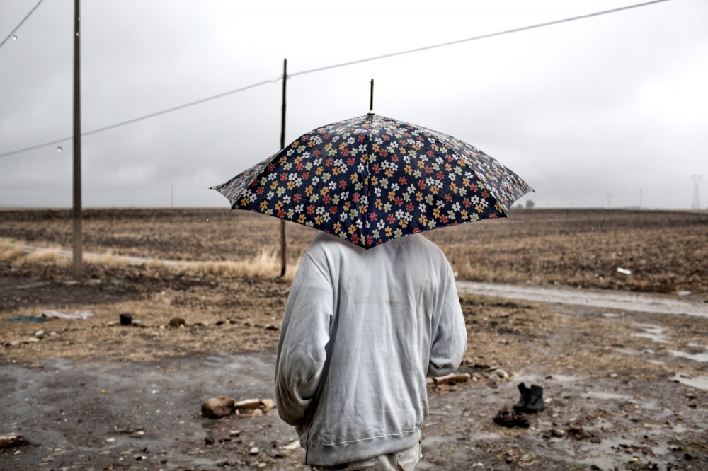 Art and Documentary Photography - Loading AlessandroPenso_MigrantWorkers07.JPG
