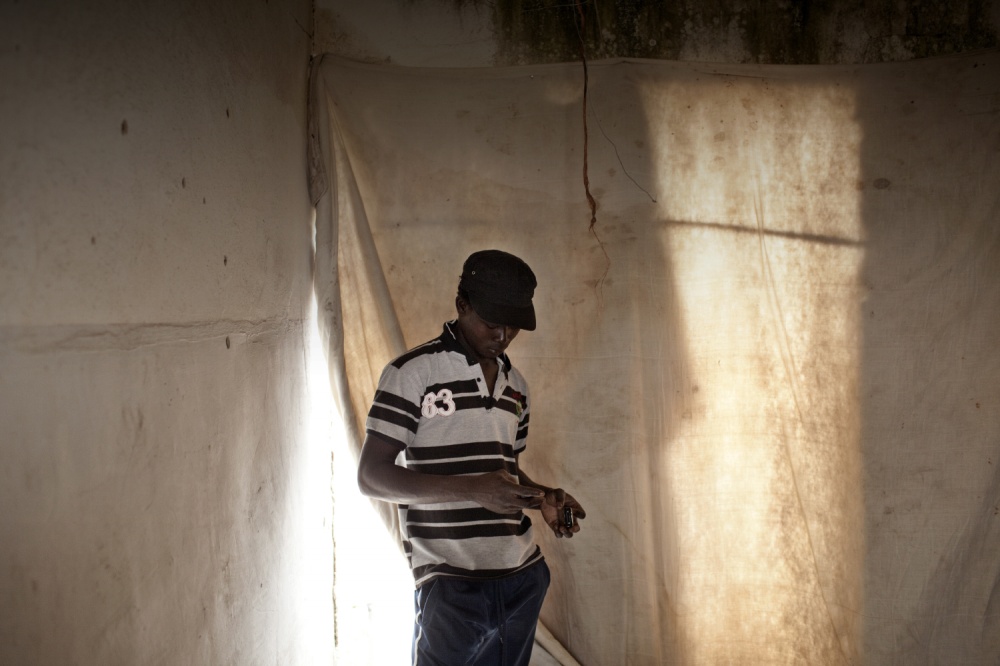 Art and Documentary Photography - Loading AlessandroPenso_MigrantWorkers14.JPG