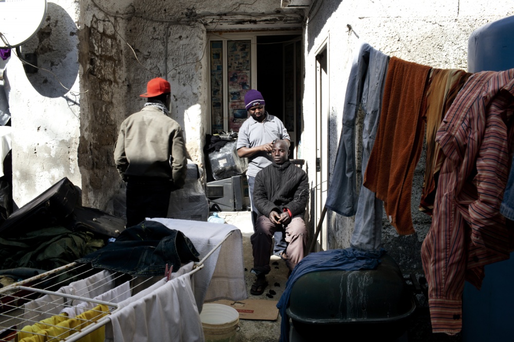 Art and Documentary Photography - Loading AlessandroPenso_MigrantWorkers19.JPG
