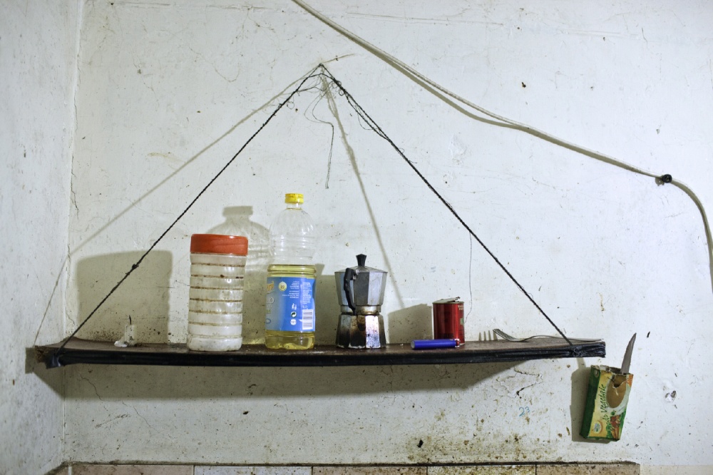 Art and Documentary Photography - Loading AlessandroPenso_MigrantWorkers34.JPG