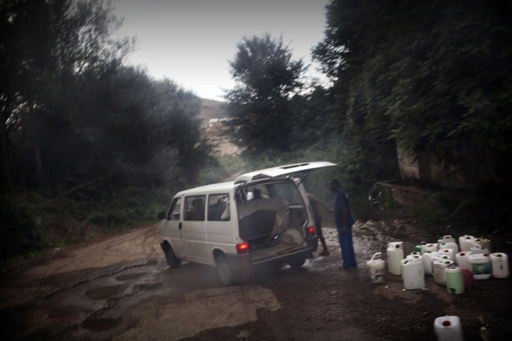 Art and Documentary Photography - Loading AlessandroPenso_MigrantWorkers42.JPG