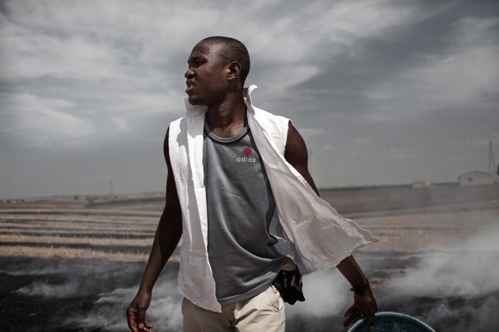 Art and Documentary Photography - Loading AlessandroPenso_MigrantWorkers46.JPG