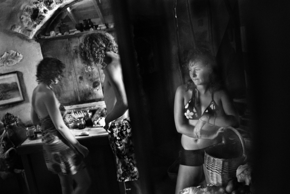 Art and Documentary Photography - Loading On this side of the mountain_08.JPG
