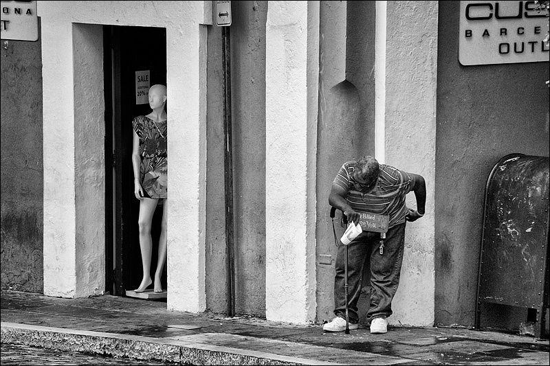 Art and Documentary Photography - Loading ciego-y-maniquiW.jpg
