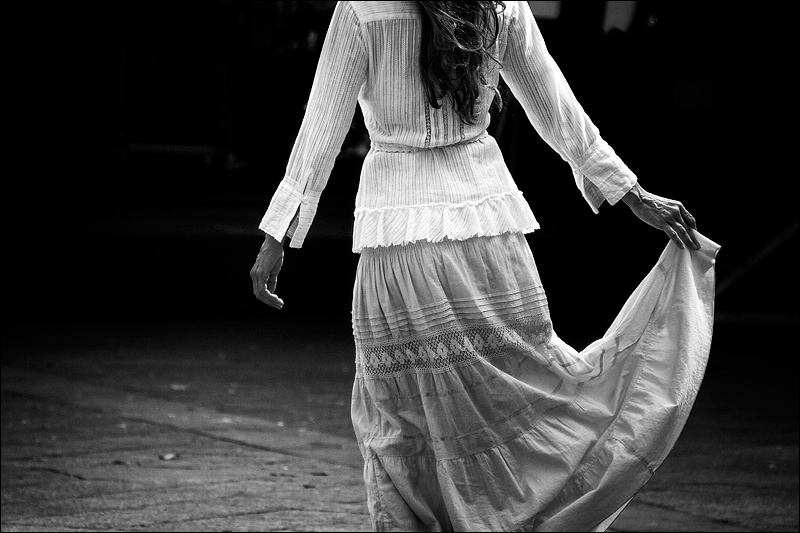 Art and Documentary Photography - Loading falda-amarilla-BWw.jpg