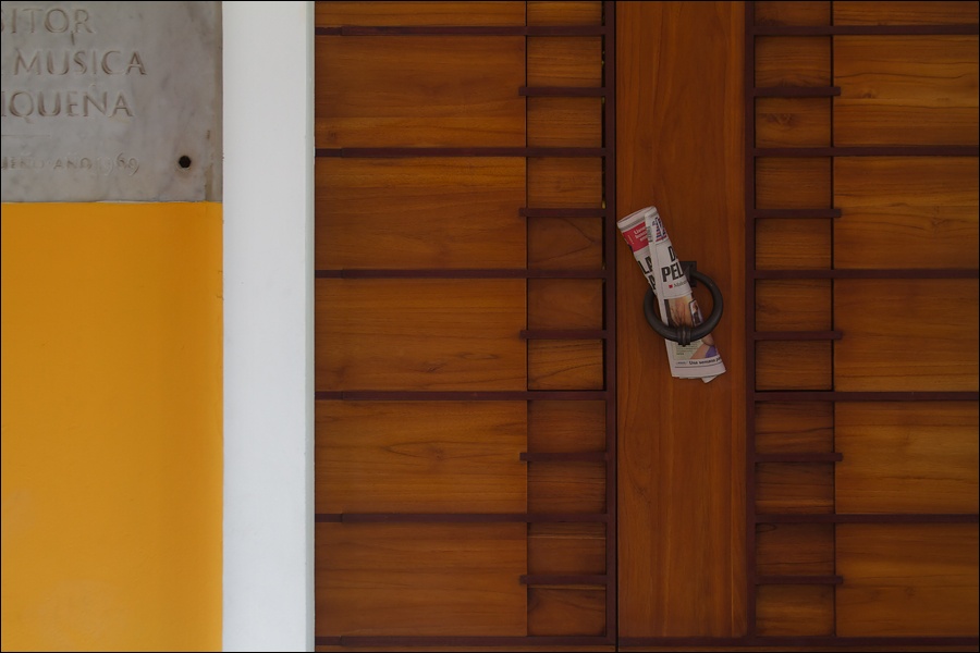 Art and Documentary Photography - Loading periodicoW.jpg