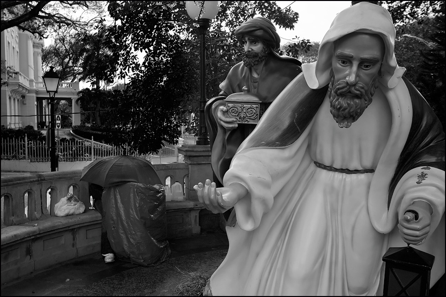 Art and Documentary Photography - Loading homelessW.jpg
