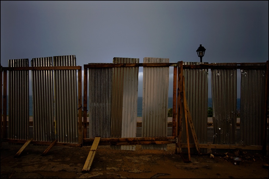 Art and Documentary Photography - Loading zincsW.jpg