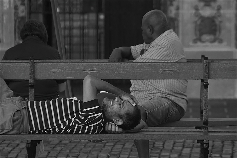 Art and Documentary Photography - Loading acostado-en-banco-2-hangoverW.jpg