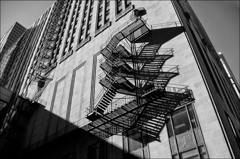 Art and Documentary Photography - Loading escalera-y-sombrasW.jpg