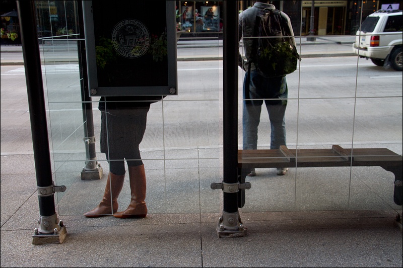 Art and Documentary Photography - Loading botas-en-parada-guaguaW.jpg