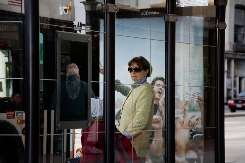 Art and Documentary Photography - Loading senora-en-paradaW.jpg
