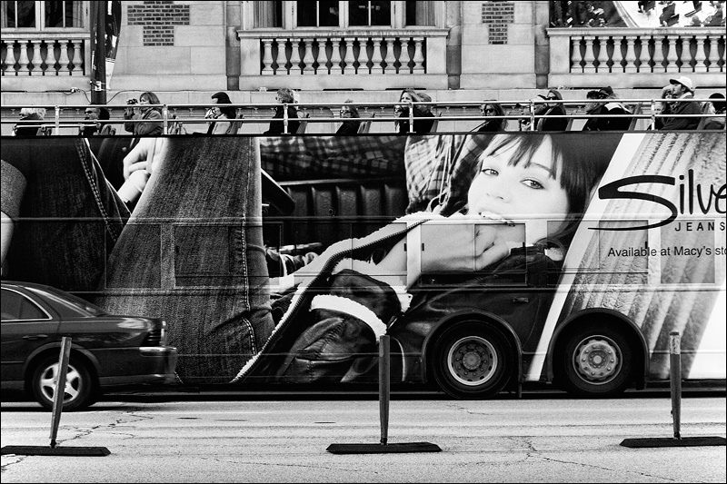 Art and Documentary Photography - Loading guagua-muchacha-4W.jpg