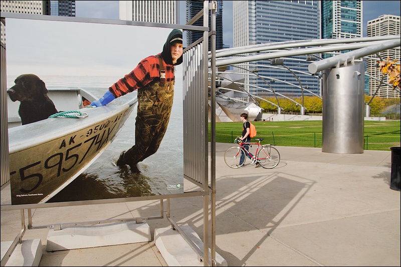 Art and Documentary Photography - Loading foto-muchacho-y-boteW.jpg