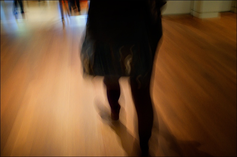 Art and Documentary Photography - Loading Fuji-piernas-movidas-caminando-museoW.jpg