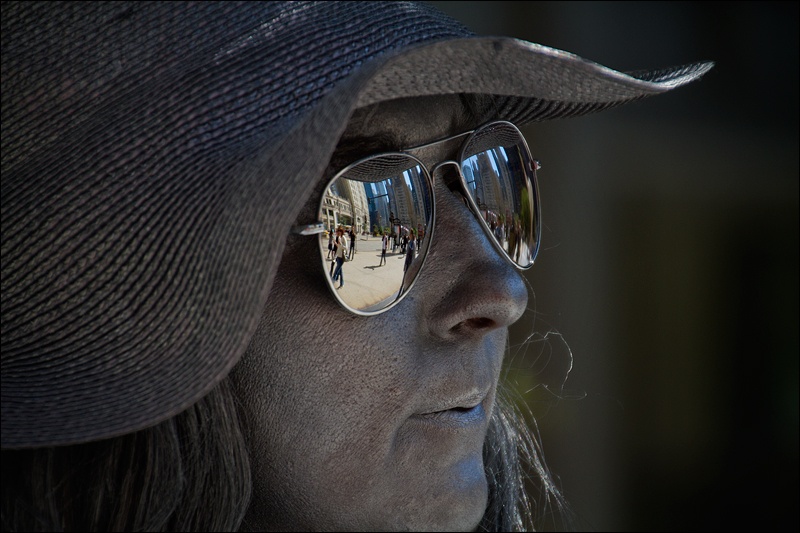 Art and Documentary Photography - Loading gafas-mujer-pintada-grisW.jpg