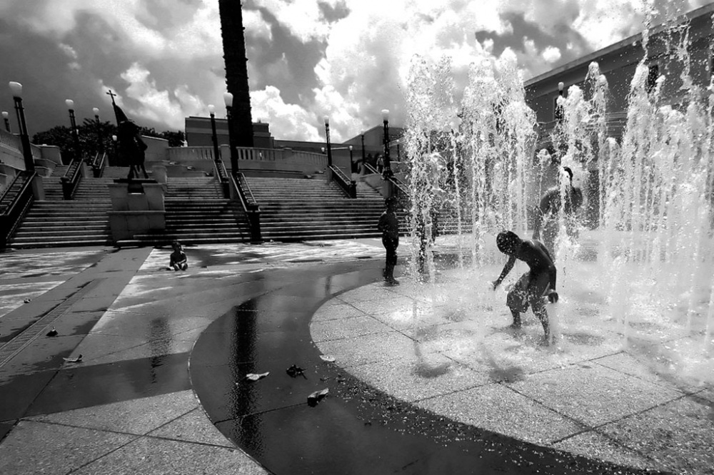 Art and Documentary Photography - Loading Fuente-copyW.jpg