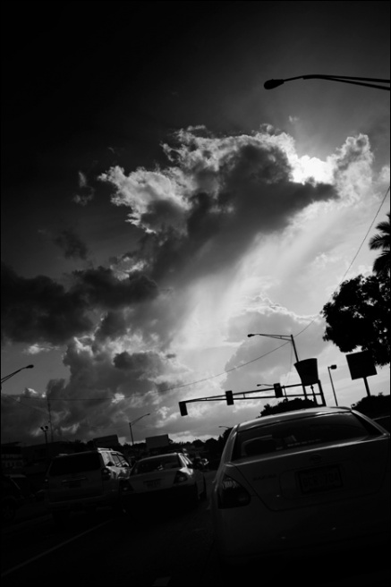 Art and Documentary Photography - Loading nube-poste-y-carrosW.jpg