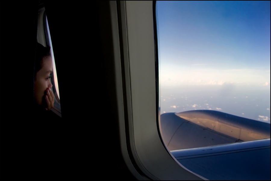 Art and Documentary Photography - Loading Nino-avion1W.jpg