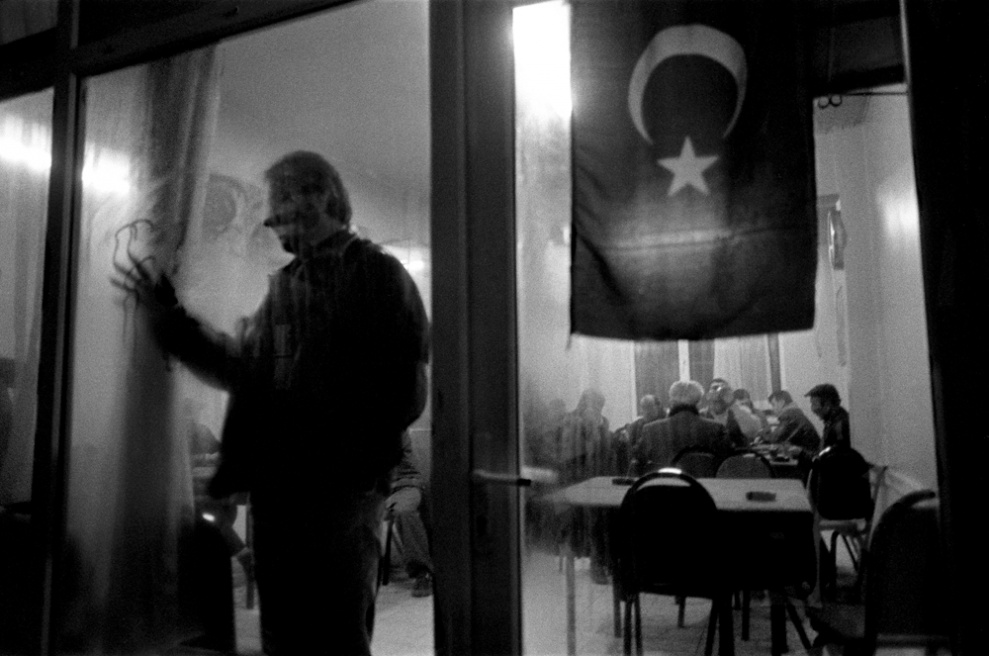 Art and Documentary Photography - Loading 02 Prolaz_Turchia,Istanbul 2003.jpg