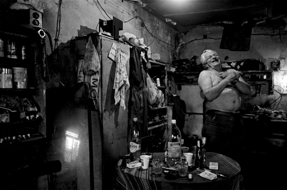 Art and Documentary Photography - Loading 06 Prolaz_Bulgaria,Sofia 2004.jpg