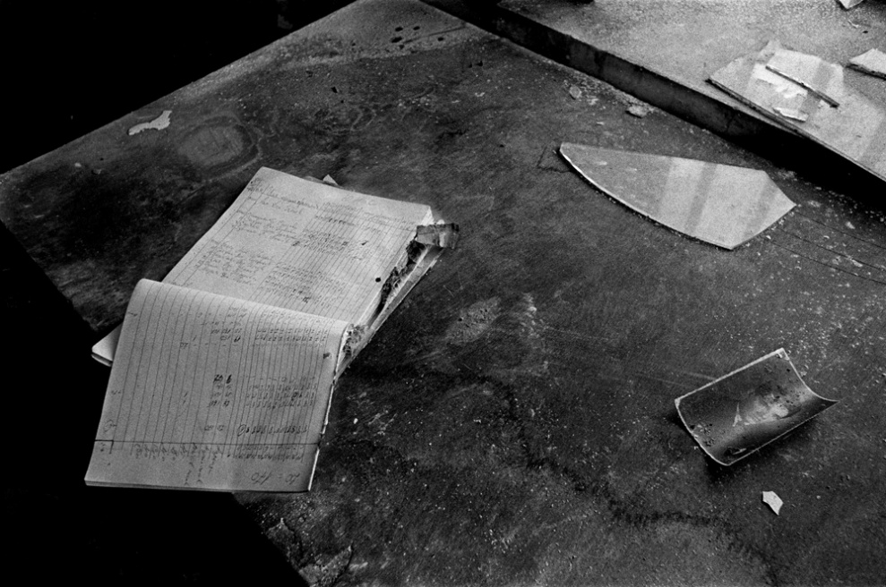 Art and Documentary Photography - Loading 07 Prolaz_Macedonia,Skopje 2004.jpg