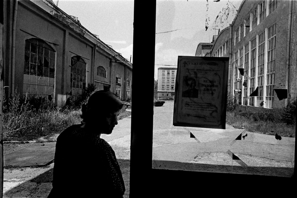Art and Documentary Photography - Loading 042 Prolaz_Bulgaria,Sofia 2004.jpg
