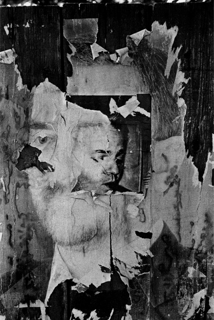 Art and Documentary Photography - Loading 043 Prolaz_Serbia,Belgrado 2001.jpg